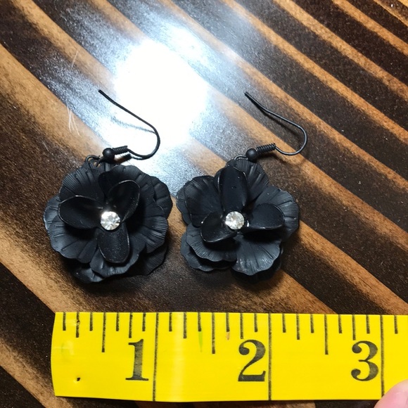 Black Floral Earrings - Picture 2 of 2